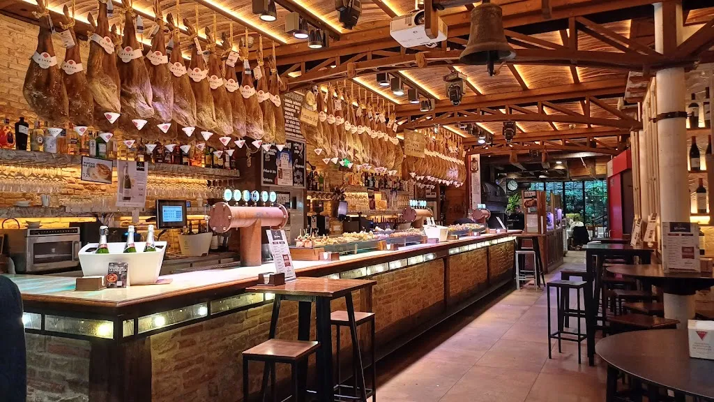 Asador Katuzarra restaurant in Iruña Oka/Iruña de Oca