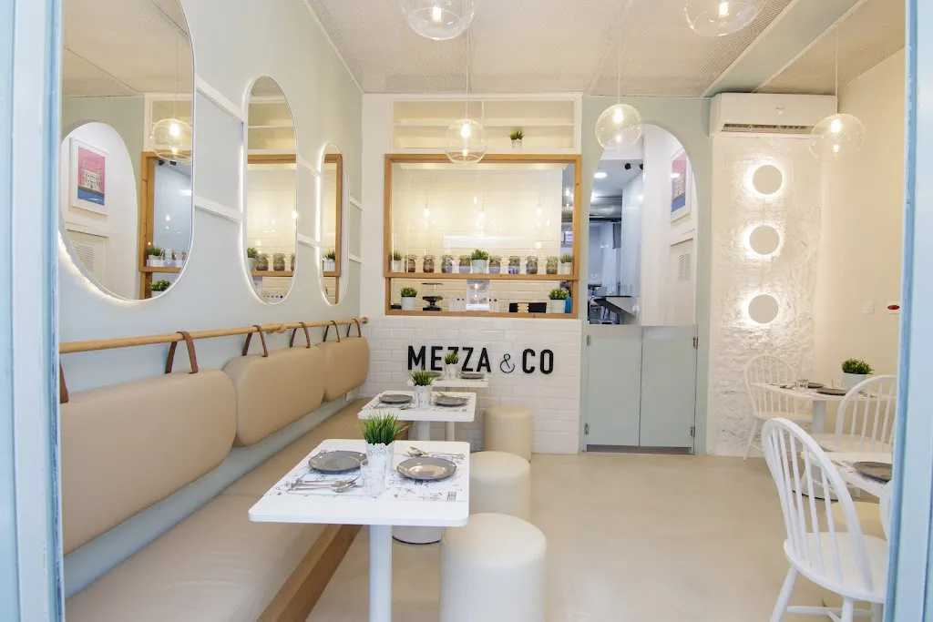 Mezza & Co Madrid restaurant in Leza