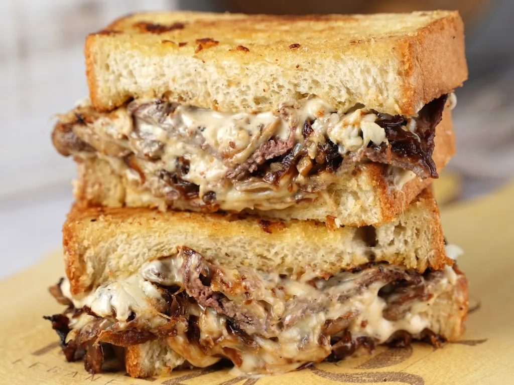 Mezza & Co Madrid_Leza_slider_image_3