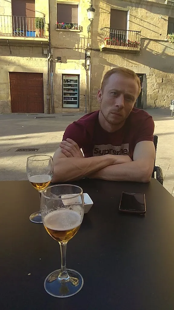 Максим Телегин_Bar Adonix_Oyón-Oion_recensione