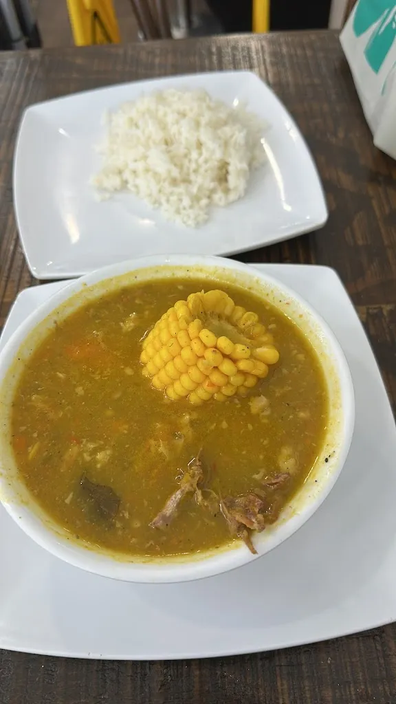 david aponte_LaGuardia Cafe_Laguardia_review