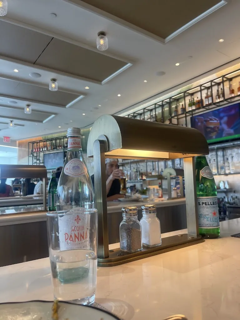 Jeff Whittaker_Bubby's_Laguardia_review