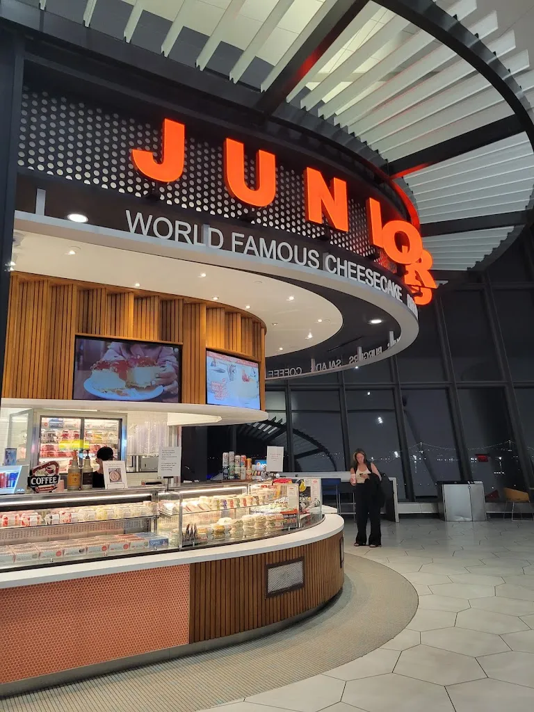 Junior's restaurant in Laguardia