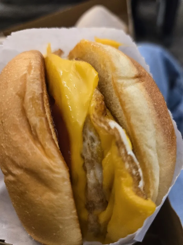 Connie Kwok_Shake Shack_Laguardia_review