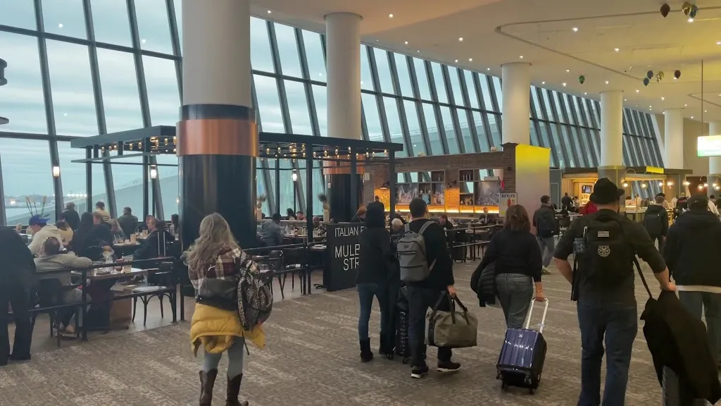 Mulberry Street_Laguardia_slider_image_2