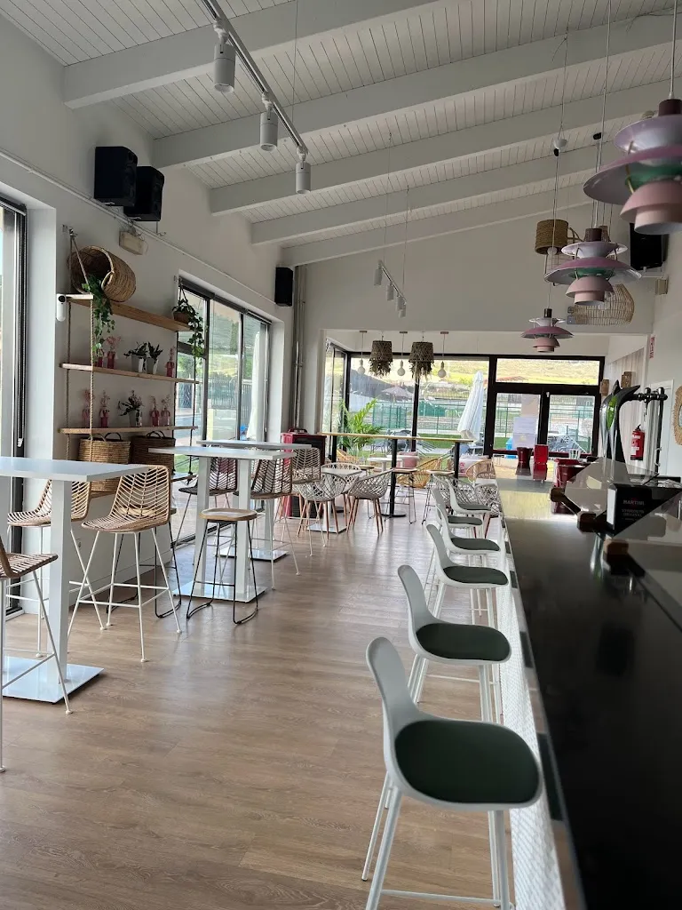 Bar, Polideportivo restaurant in Zambrana