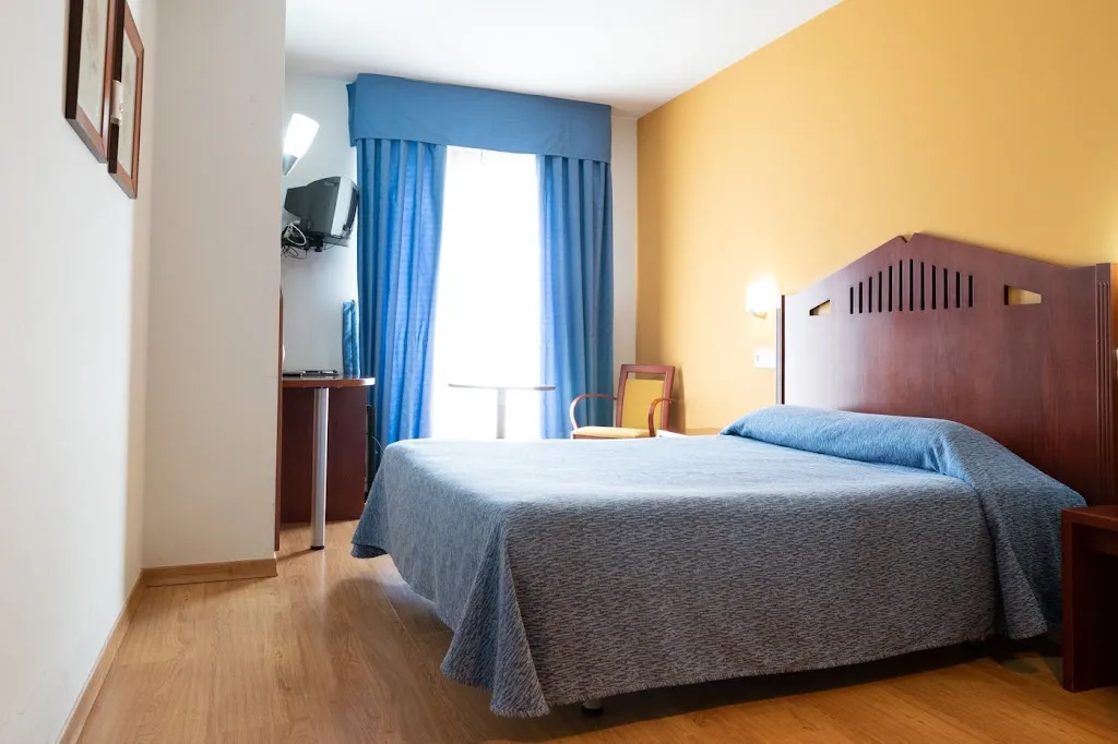 Hotel las Cruces_Belmonte de Miranda_slider_image_3