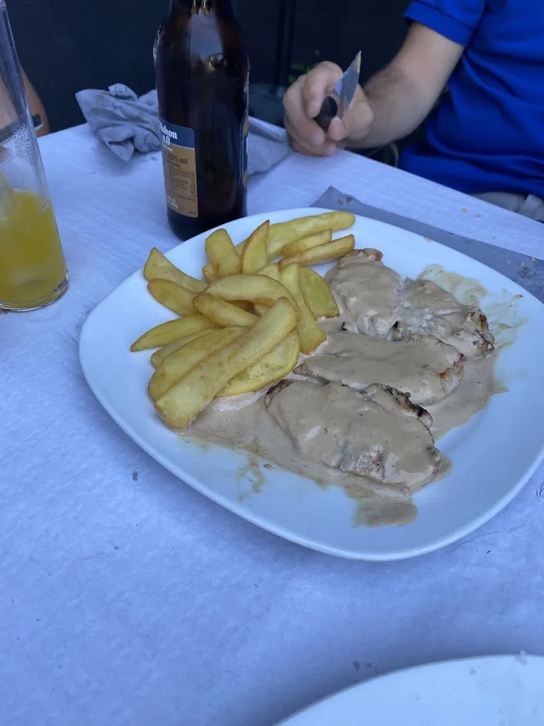 Nuria Simo_Restaurante - Pizzería - Copas Carballo Villaconejos_Carballo_review