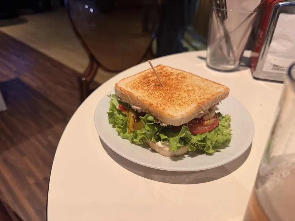 Almudena Otaola_Iluntze Kafe_Laudio/Llodio_review