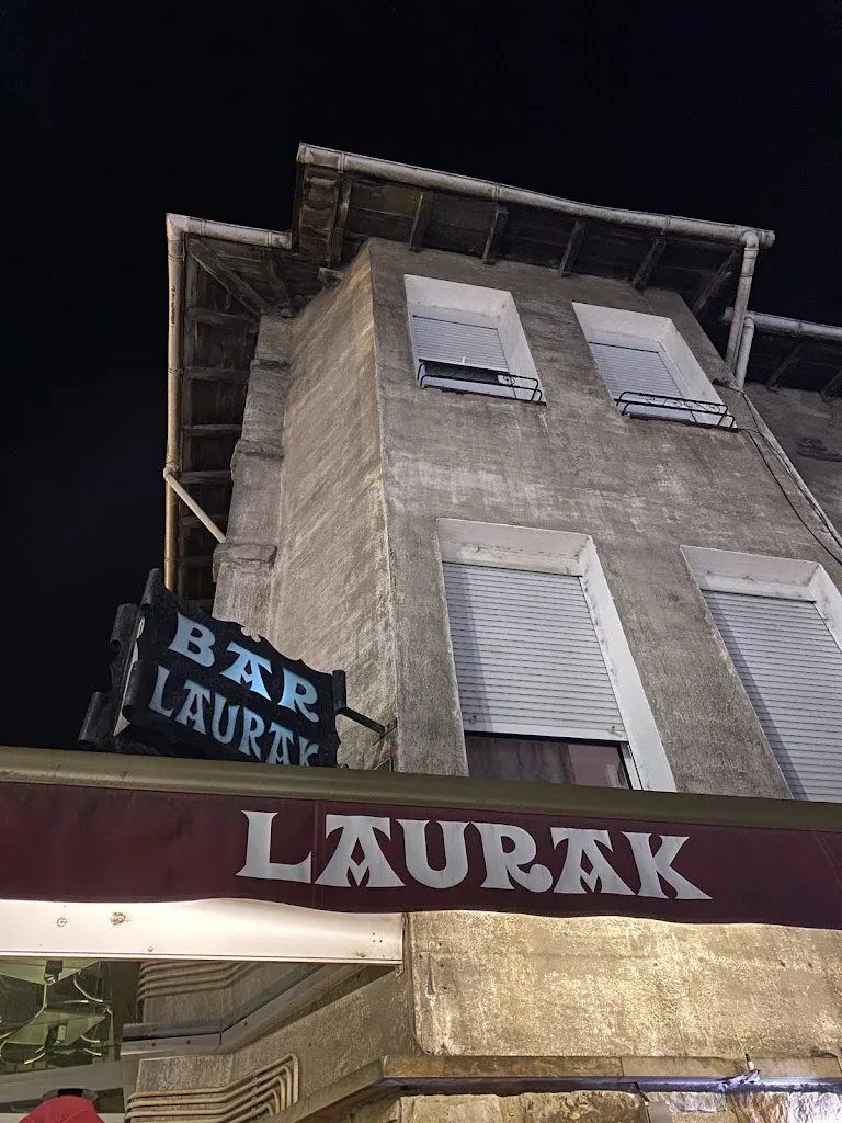 Aviation Motions by michel ong_Bar Laurak_Laudio/Llodio_review