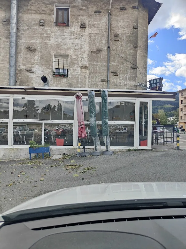 M P C_Bar Laurak_Laudio/Llodio_review