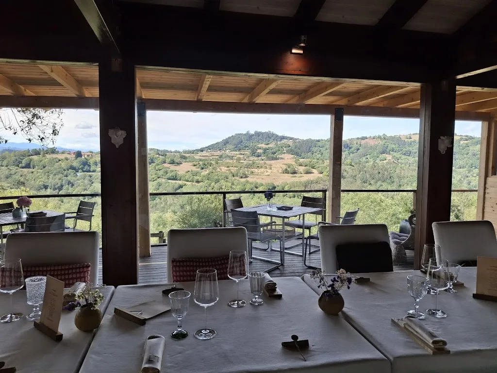 Restaurante Los LLaureles_Cabranes_slider_image_1