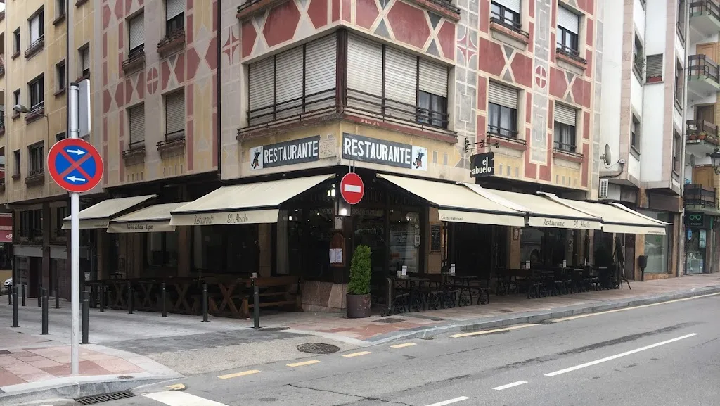 El Abuelo restaurant in Cangas de Onís