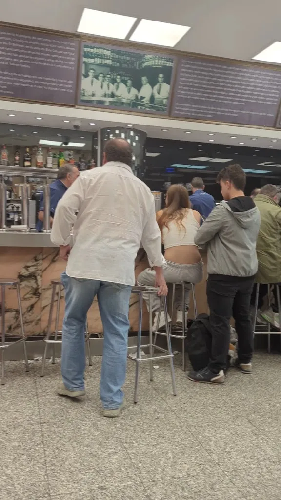 Paul Langan_Bar El Brillante_Caravia_review