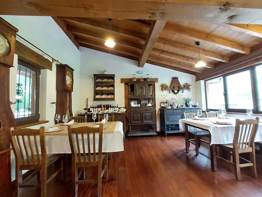 Dóra Veszelovszky_Bodegón del Dobra_Amieva_review