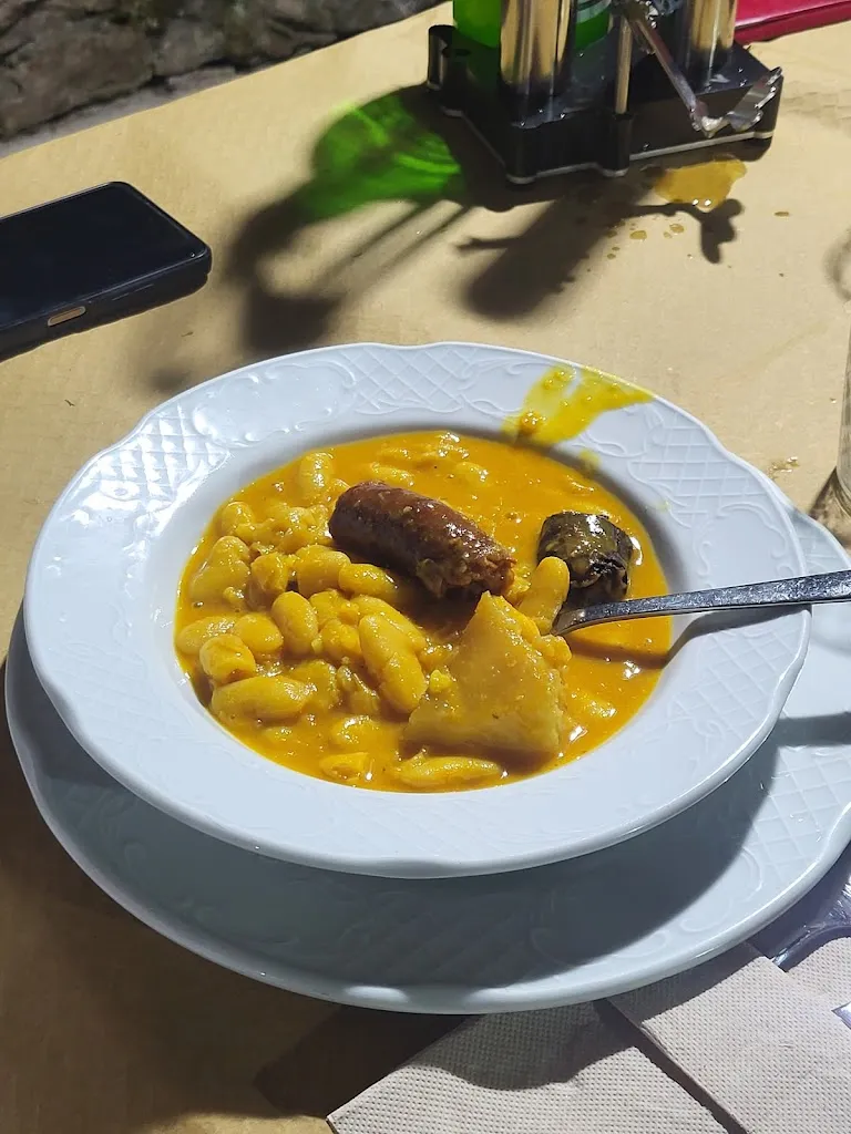 Dog Dude_Bar Casa Sanchez_Amieva_review