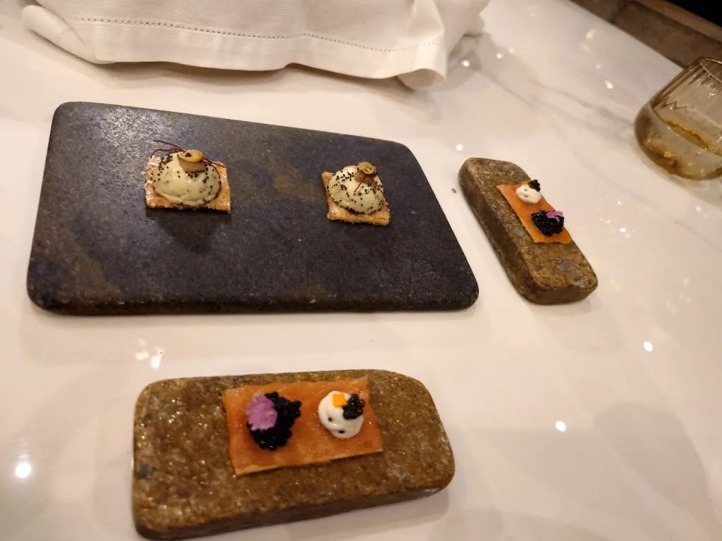 Krzysztof Piotrowski_Cova Sacra_Amieva_review