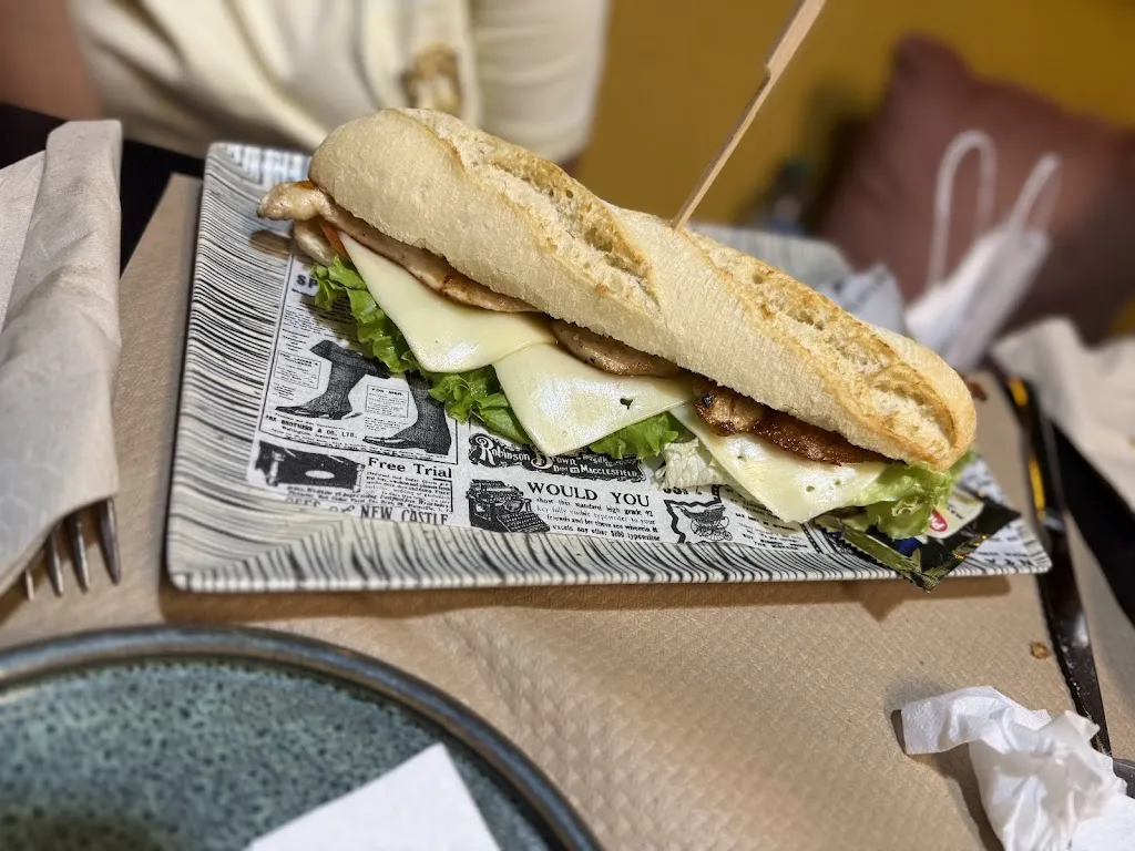 Aristeo Acosta_Jabalí Brunch Cafetería Restaurant_Amieva_review