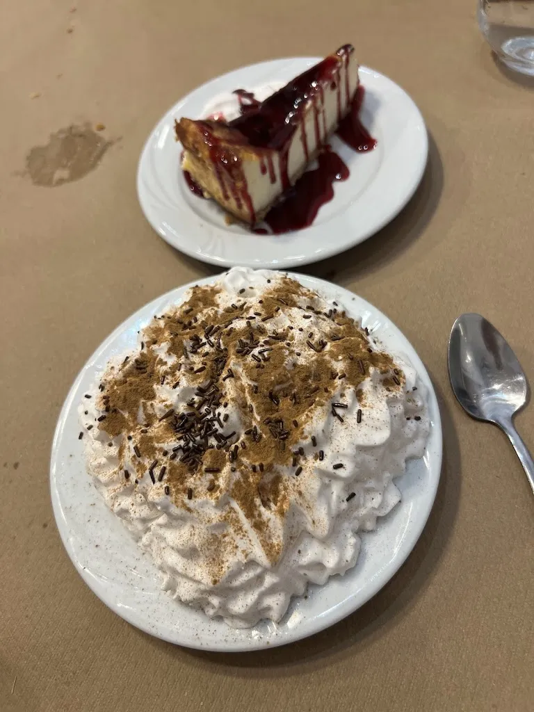 Paola Villalpando Castro_El Ávila Gastrobar_Amieva_review