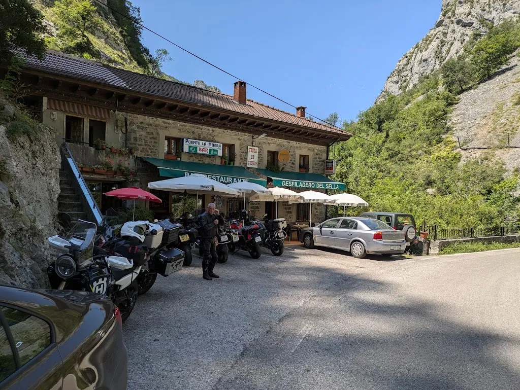 Níkí Cóx_Puente la Huera_Amieva_review