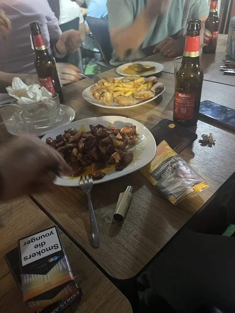 Arturo Rodriguez_Bar Restaurante Rio Sorbe_Carballo_review