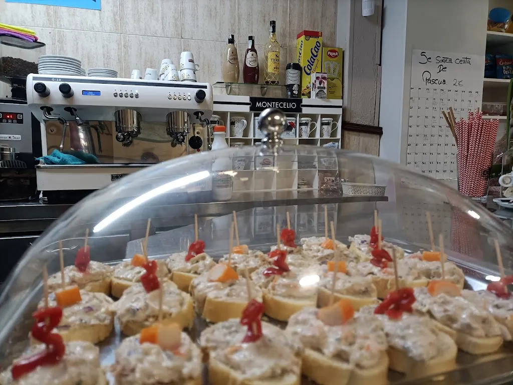 Café Bar La Vega restaurant in Bimenes