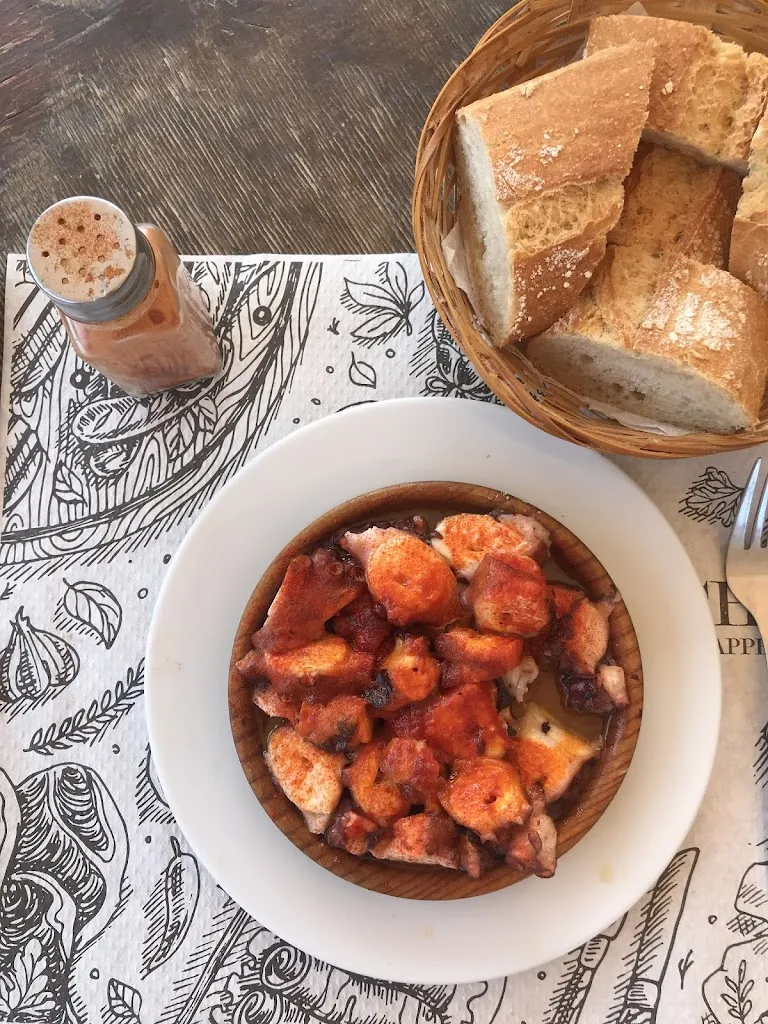 Marc Furnival_Mesón Feteli_Bimenes_review