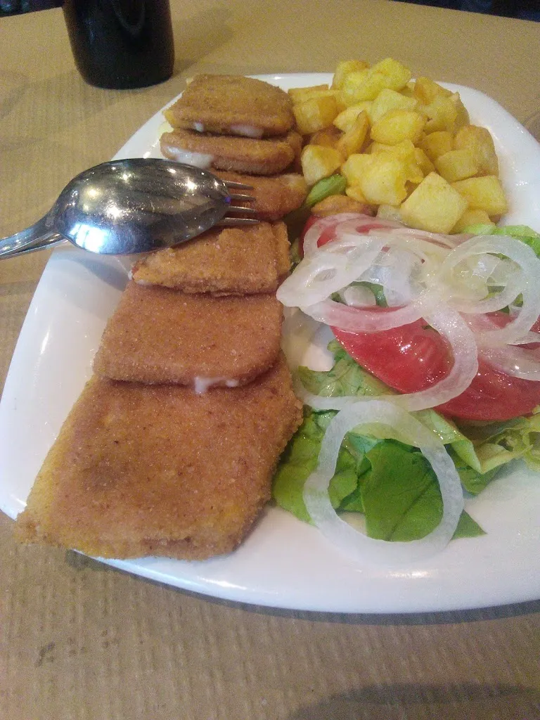 Guy Nicholass_Sidrería Plaza_Bimenes_review