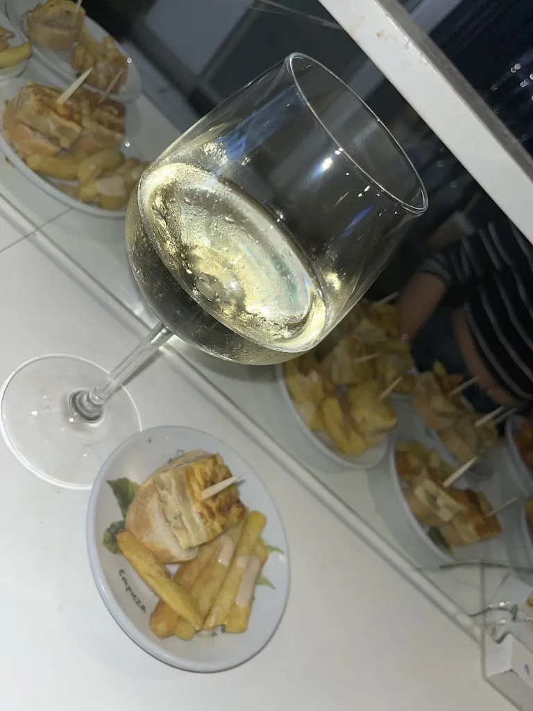 Elsa Rodriguez_Válgame Dios_Bimenes_review