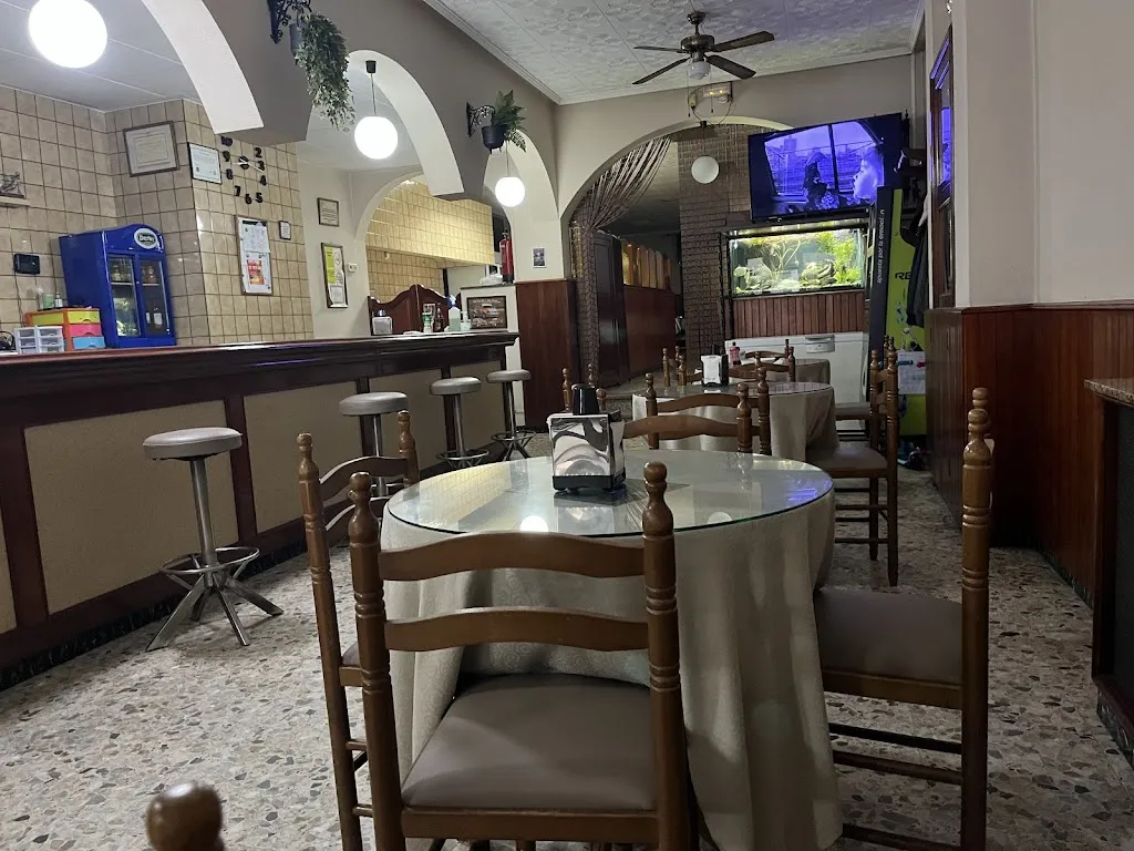 Cafe Bar Hamburguesería 129_Carballo_slider_image_1