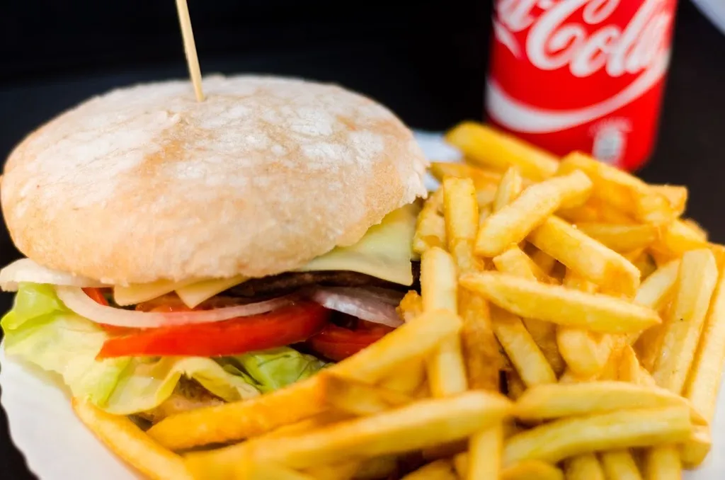 Cafe Bar Hamburguesería 129_Carballo_slider_image_3