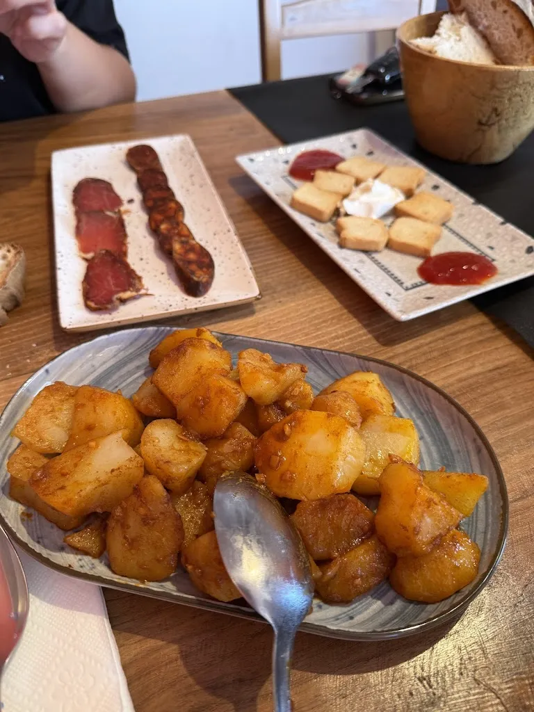 Senen Garcia Menendez_Bar Restaurante Los Remedios_Cangas del Narcea_review