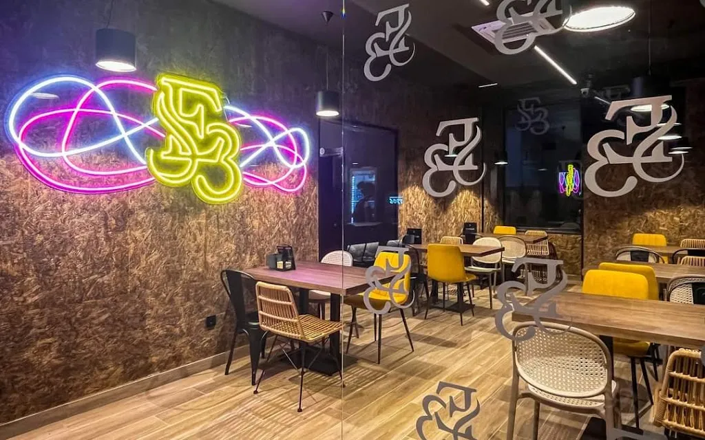 ES3 burger_Cangas del Narcea_slider_image_1