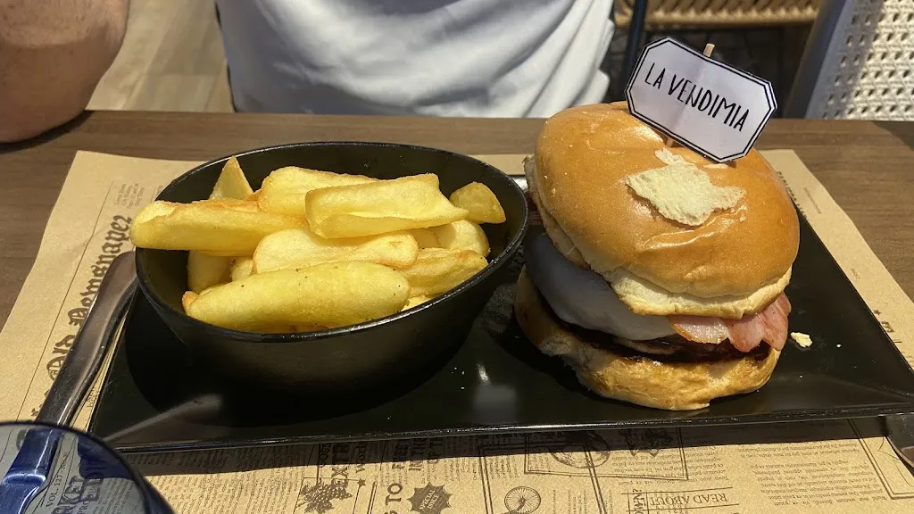 ES3 burger_Cangas del Narcea_slider_image_3