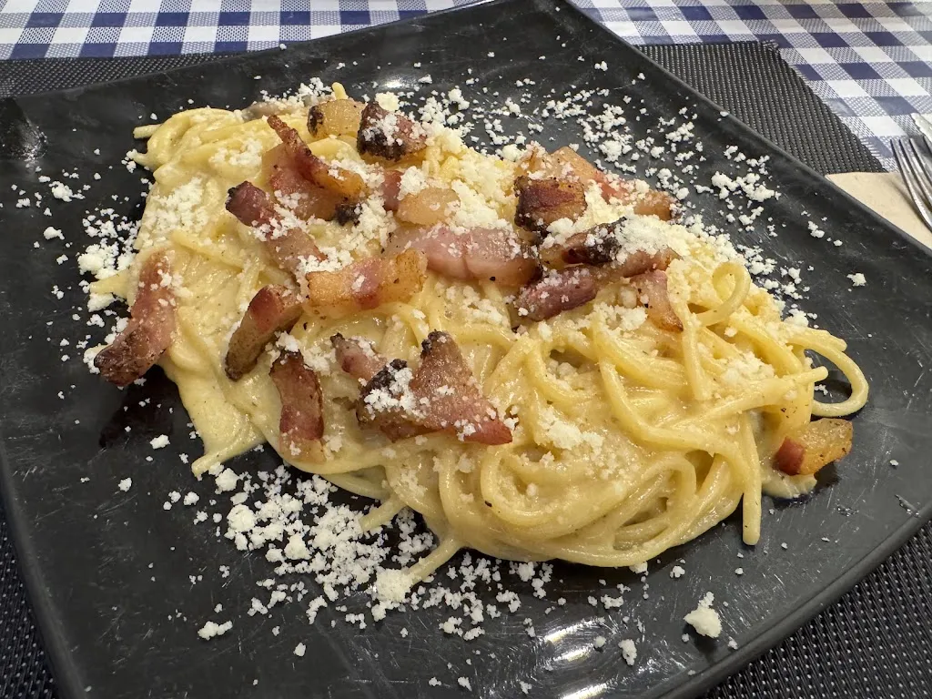 Carlotta Pham_Piazza Castello - pizzeria, trattoria, bar_Caso_review