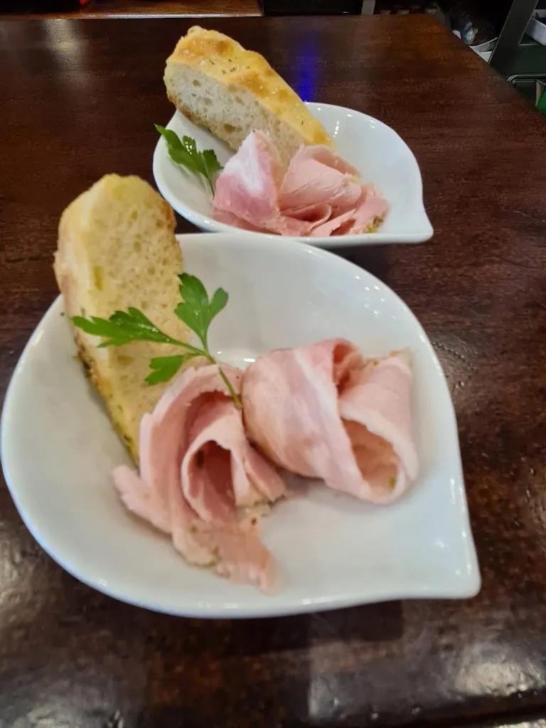 Piazza Castello - pizzeria, trattoria, bar_Caso_slider_image_3