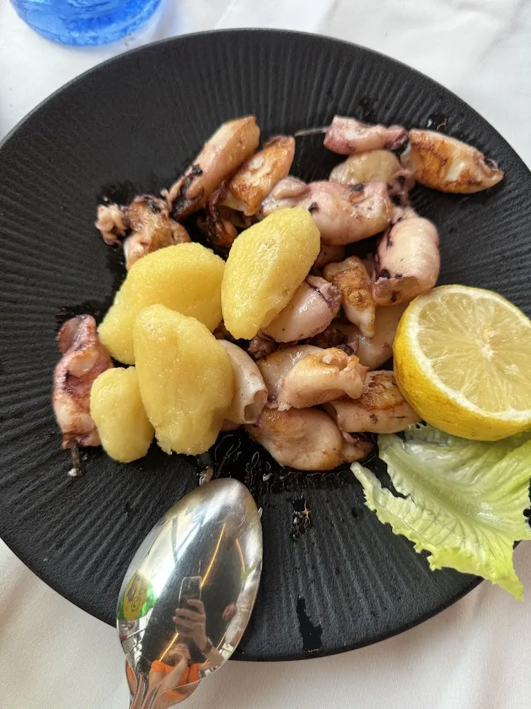 Yulia Novikova_La Chalana Seafood Restaurant_Avilés_review