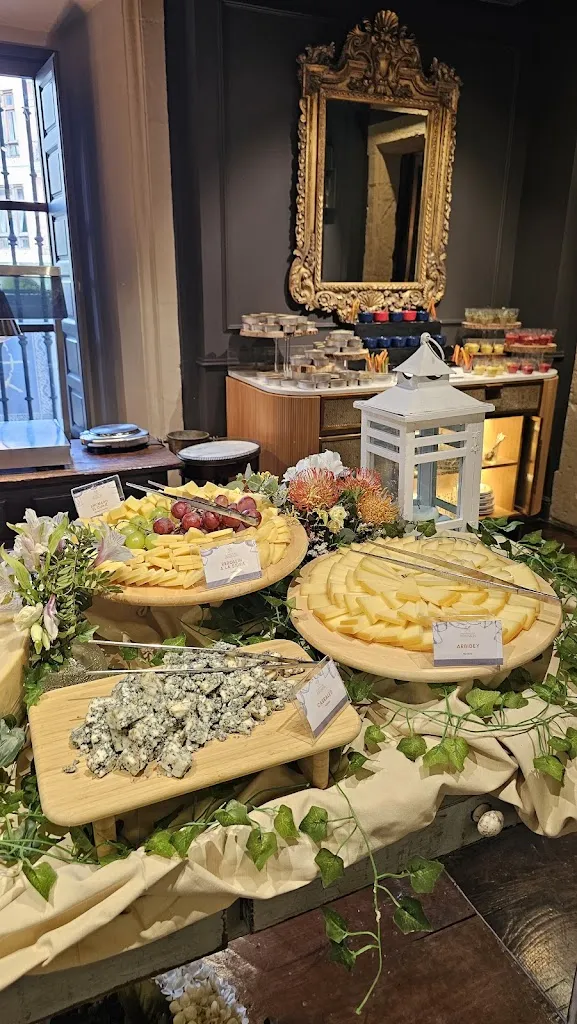 Ksenia Gr_La Capilla - Palacio de Avilés_Avilés_review