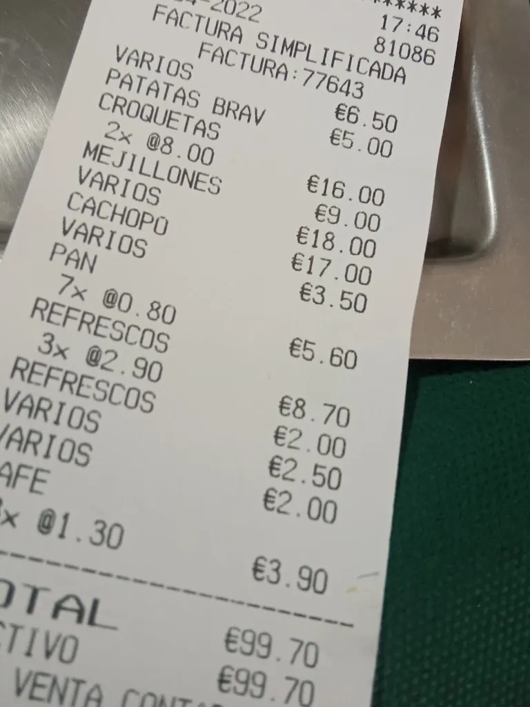 Menu_Bar Vieques_Avilés_image_3