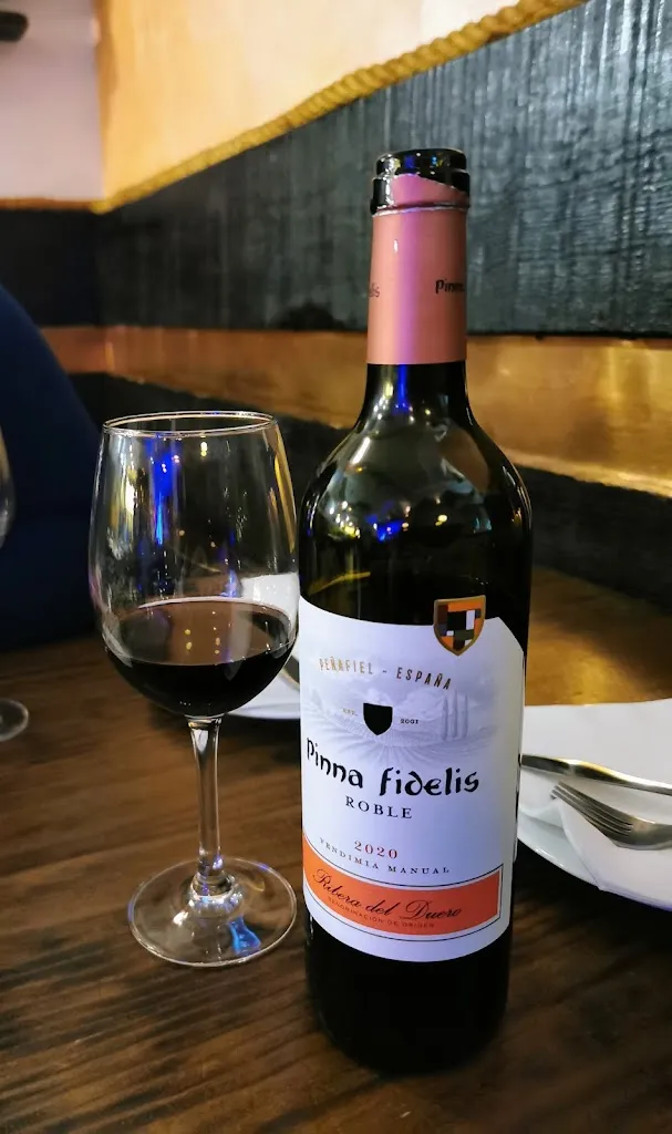 Momchil Kinov_Manda Carallo_Carballo_review