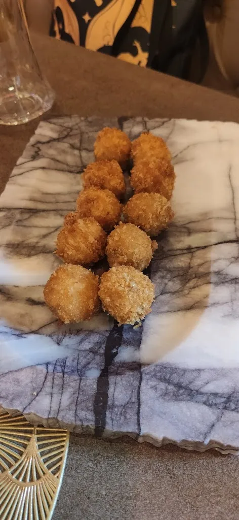 Andrés Robles_Mirage_Avilés_review