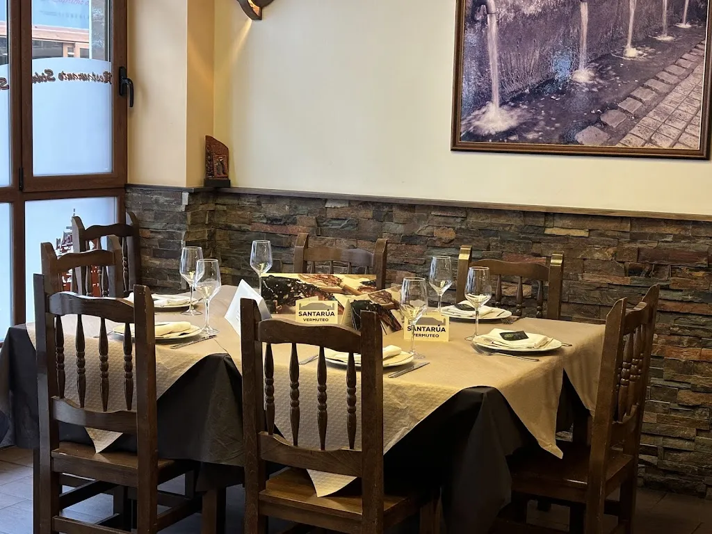 Sidrería Restaurante Santarúa restaurant in Carreño