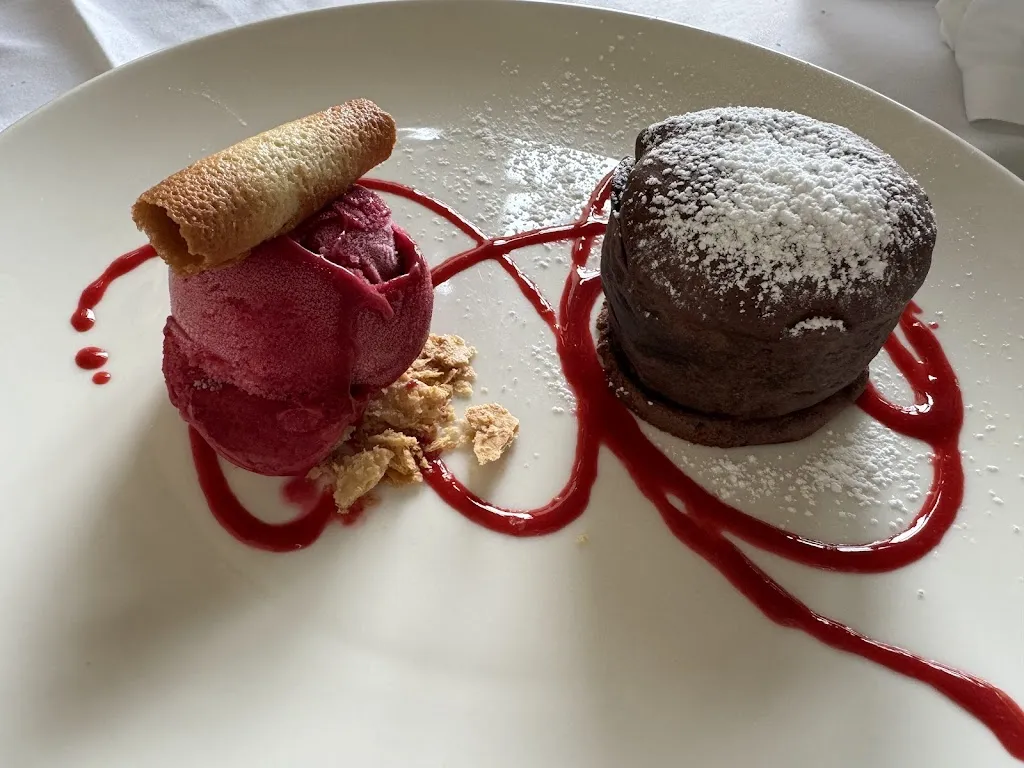 Guernica_Carreño_slider_image_3