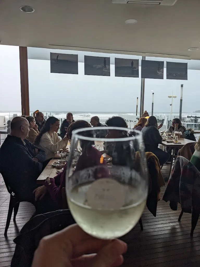 Taya Wouters_Ewan_Castrillón_review