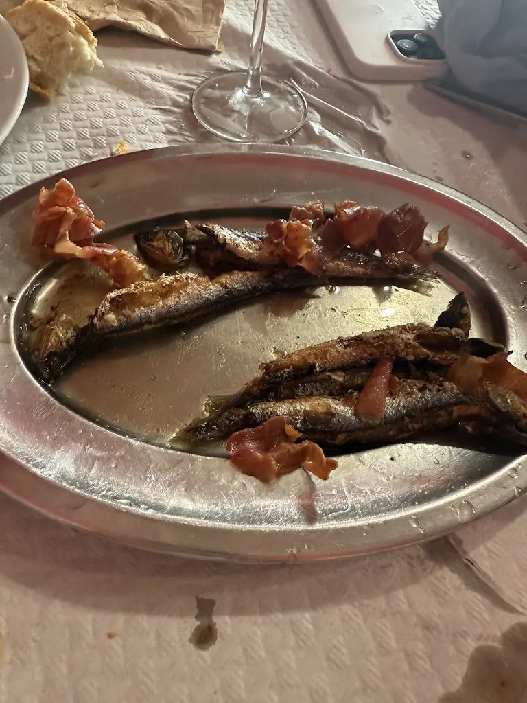 Emilio Fernandez_Town house_Castrillón_review