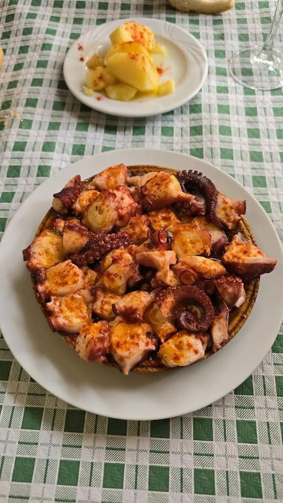 Chus Matas_La taberna gallega_Castrillón_review