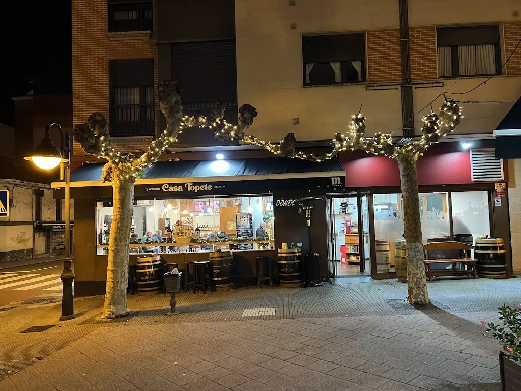 Vinacoteca Casa Topete restaurant in Castrillón