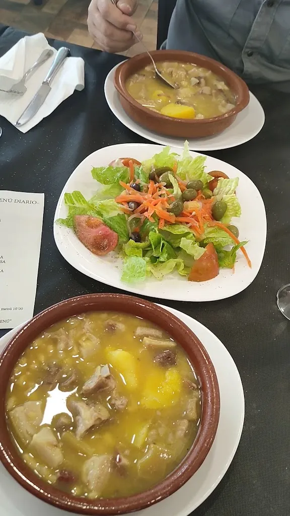 Restaurante El Perillas_Corvera de Asturias_slider_image_2