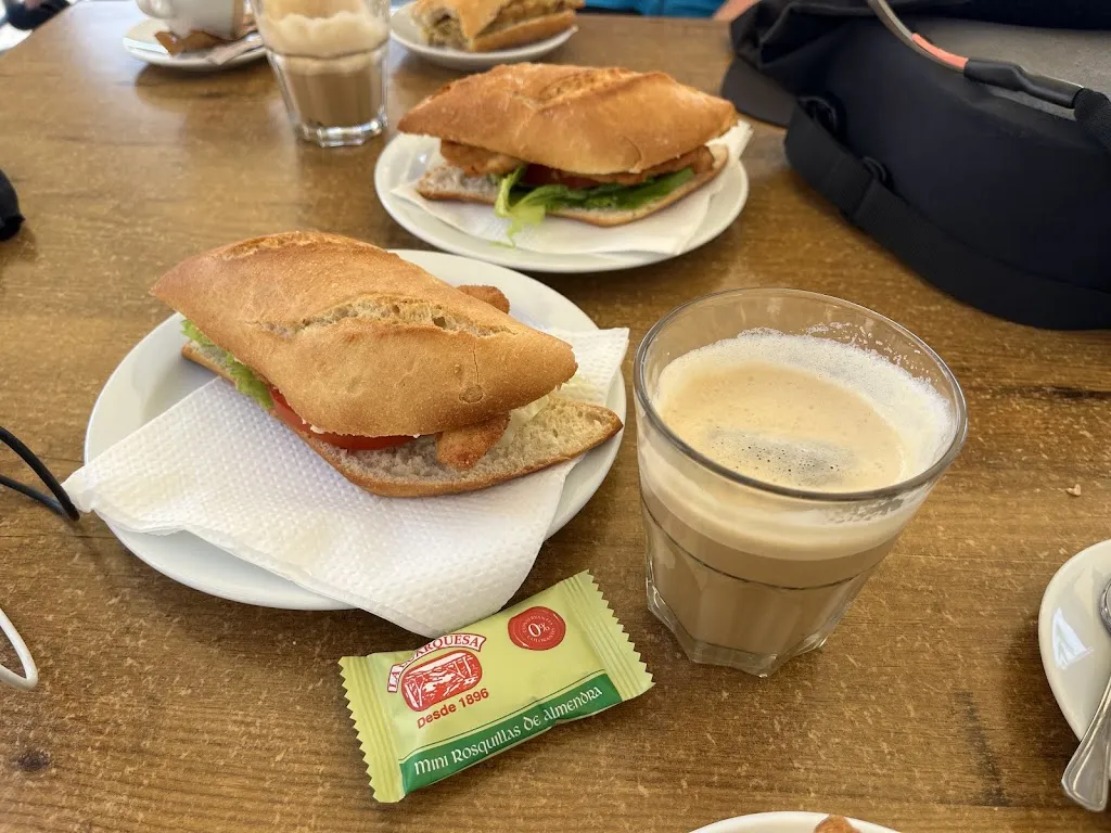 Simon Round_Restaurante Bar Loreto_Colunga_review