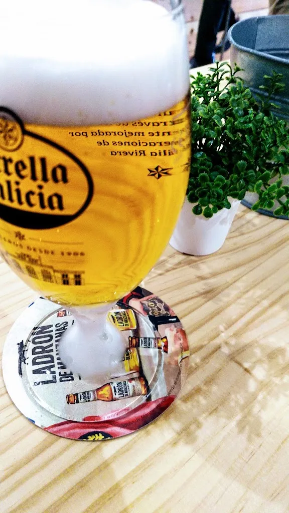 Menu_Taperia Castiñeira_Curtis_image_2